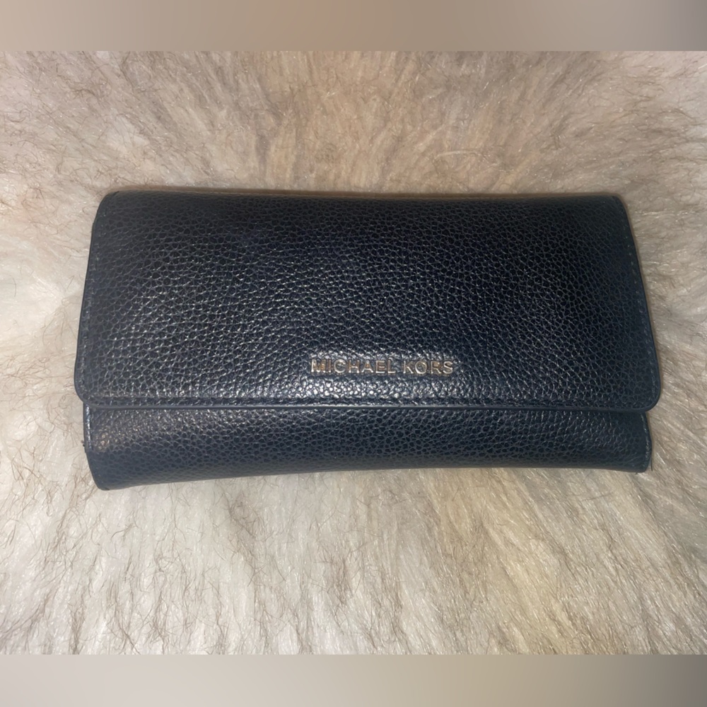Like new Michael kors wallet black